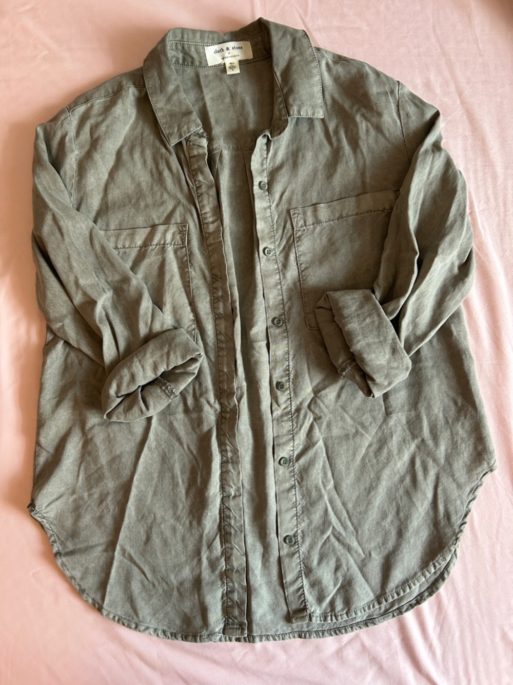 cloth & stone faded olive button-front shirt